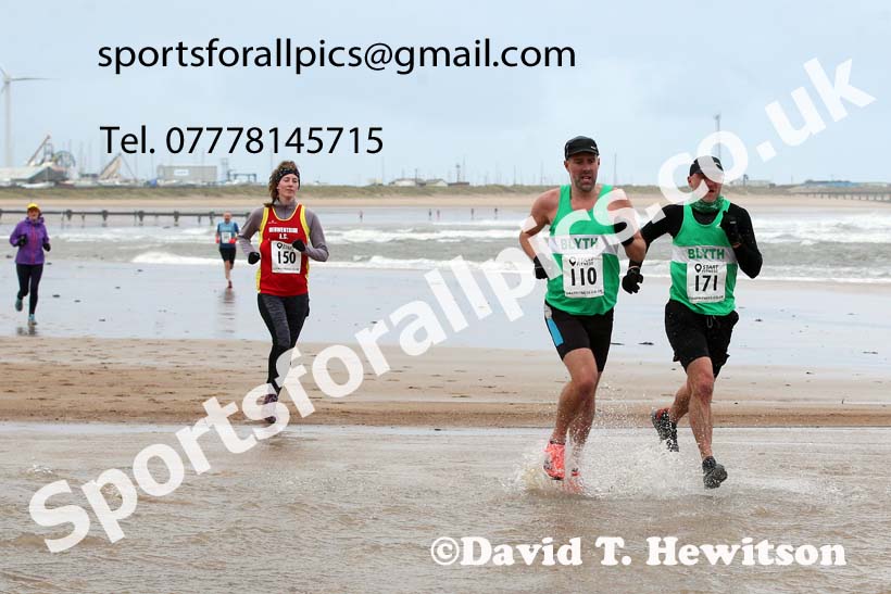 The 2021 Blyth Sands Race, December 5th. Photo: David T. Hewitson/Sports for All Pics